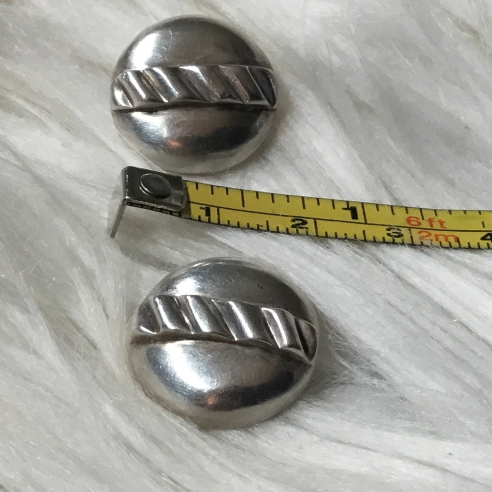 Whitney Kelly Vintage 925 Button Post Earrings - Picture 4 of 4
